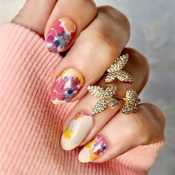 Color Street Other - *Retired* Color Street: Avant Garden | Floral Spring White Pastel Pink Purple